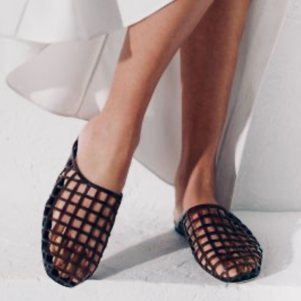 VINCE  Women's Barcelona Jelly Sandals NWOT